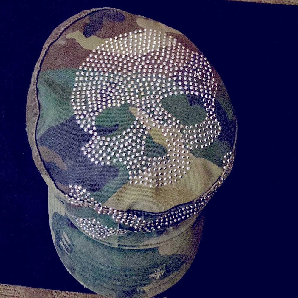 ❤️ Just  a cute camouflage with rhinestones skull hat by G. - Picture 2 of 7